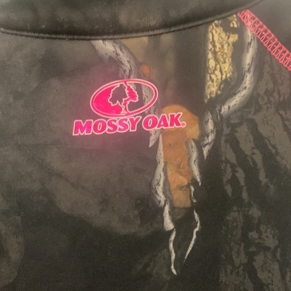 Cammo 1/4 zip Mossy Oak like new pink stitching Large 10/12 199% polyester - Picture 5 of 7